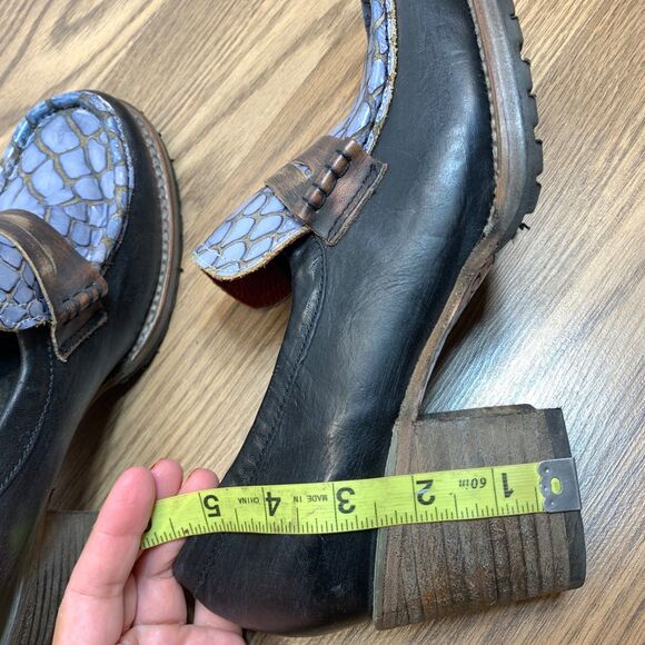 Women's Bristol Freebird Blue Snakeskin Print Leather Chunky Loafer Heels sz 10 - Picture 9 of 9